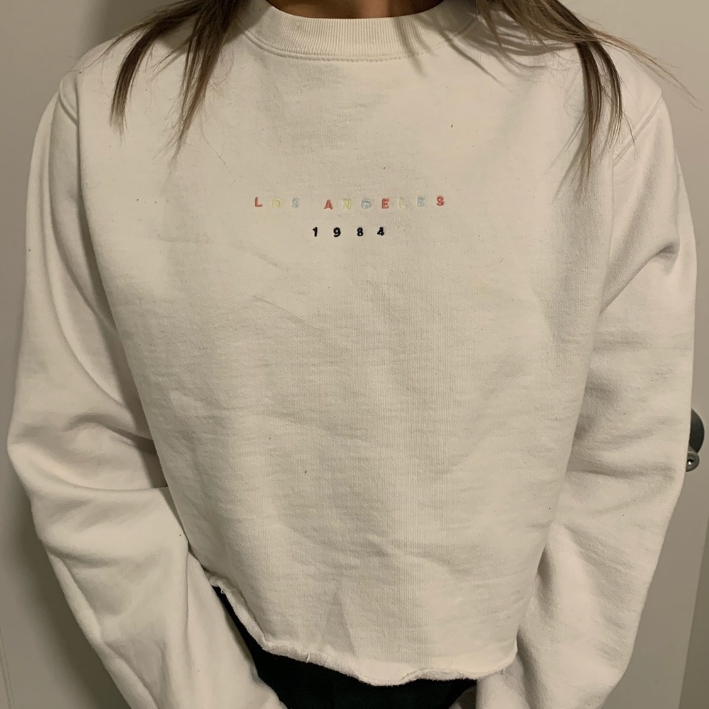 🦋SOLD🦋BRANDY MELVILLE CREWNECK